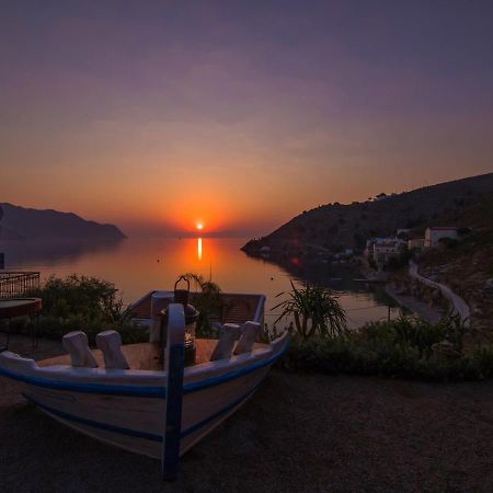 Niriides Hotel Apartments Sými Luaran gambar