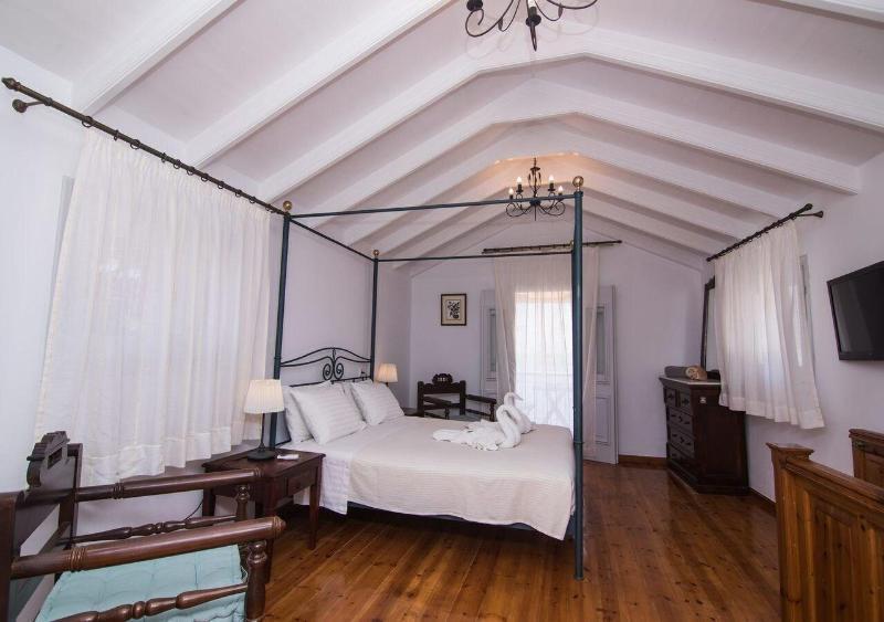 Niriides Hotel Apartments Sými Luaran gambar