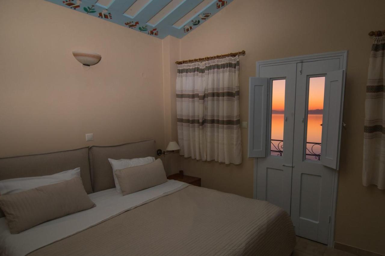 Niriides Hotel Apartments Sými Luaran gambar