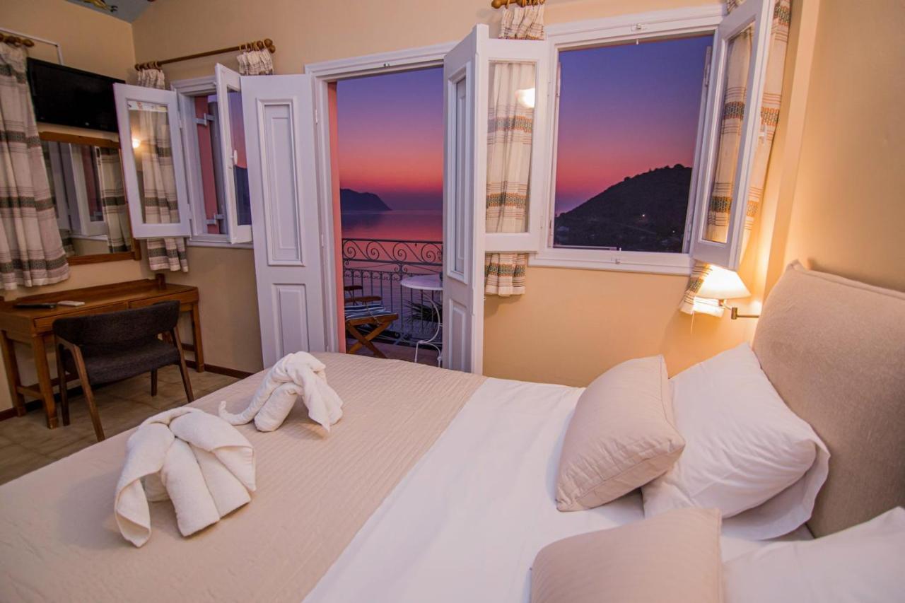 Niriides Hotel Apartments Sými Luaran gambar