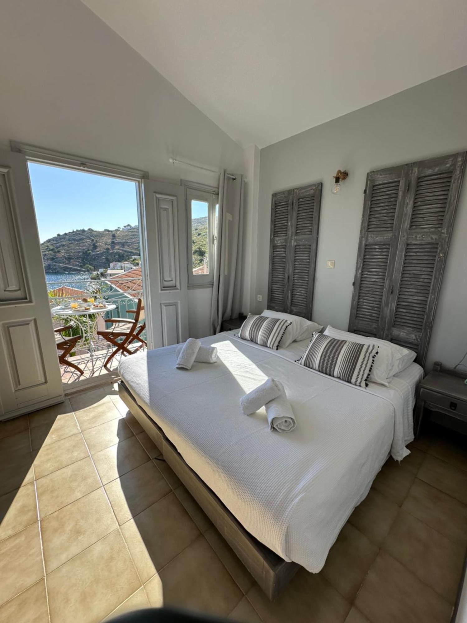Niriides Hotel Apartments Sými Luaran gambar