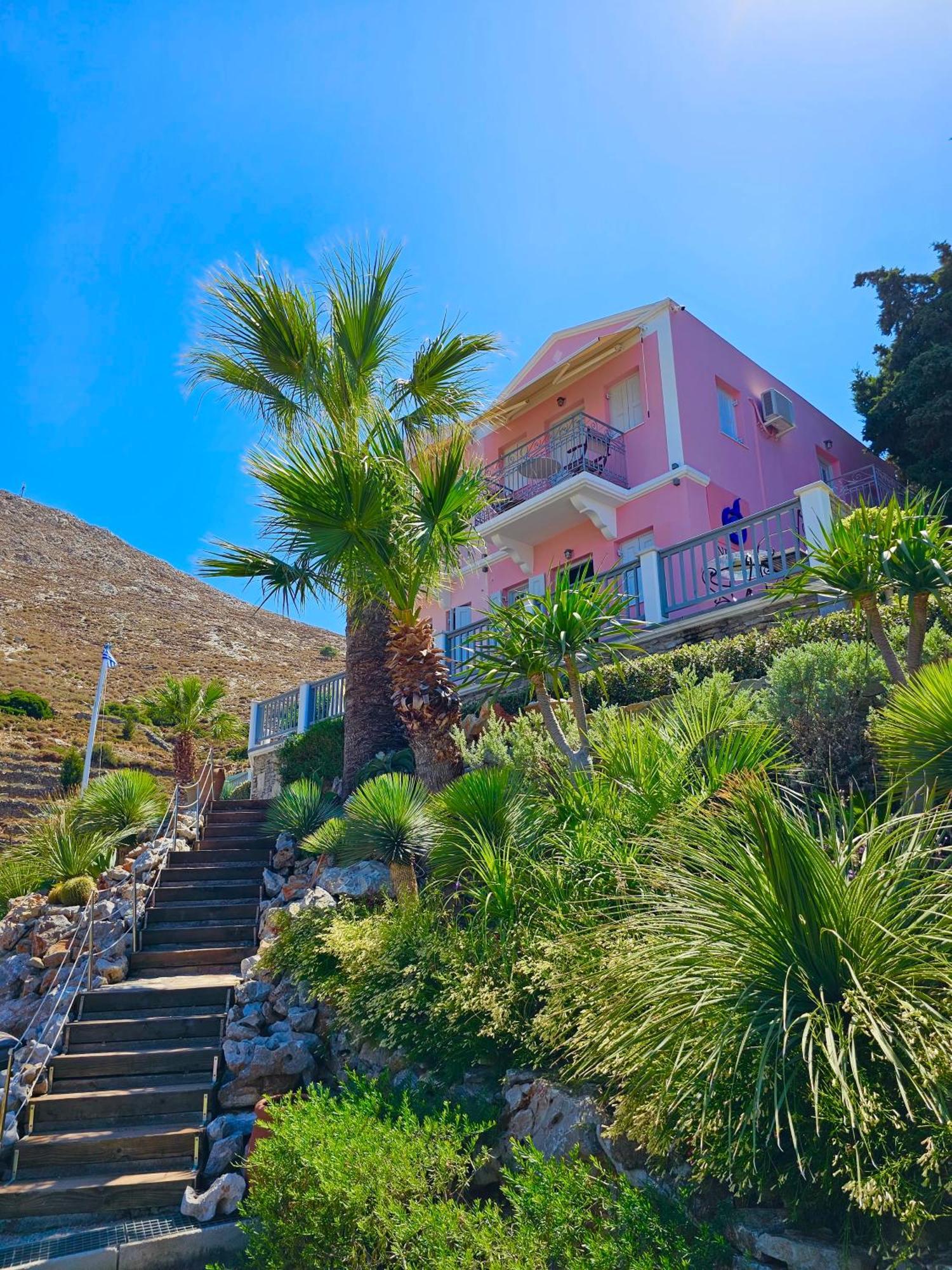 Niriides Hotel Apartments Sými Luaran gambar