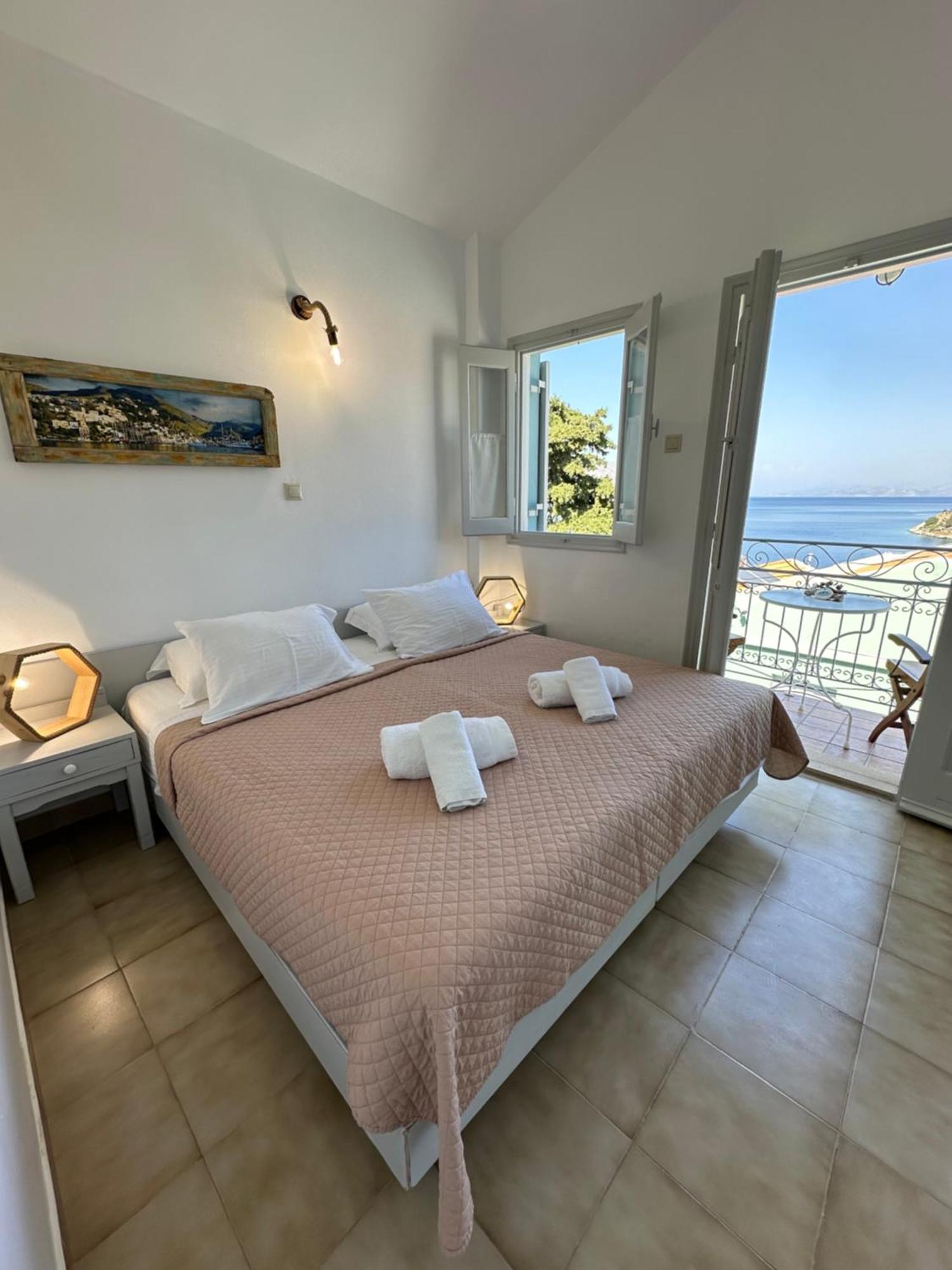 Niriides Hotel Apartments Sými Luaran gambar