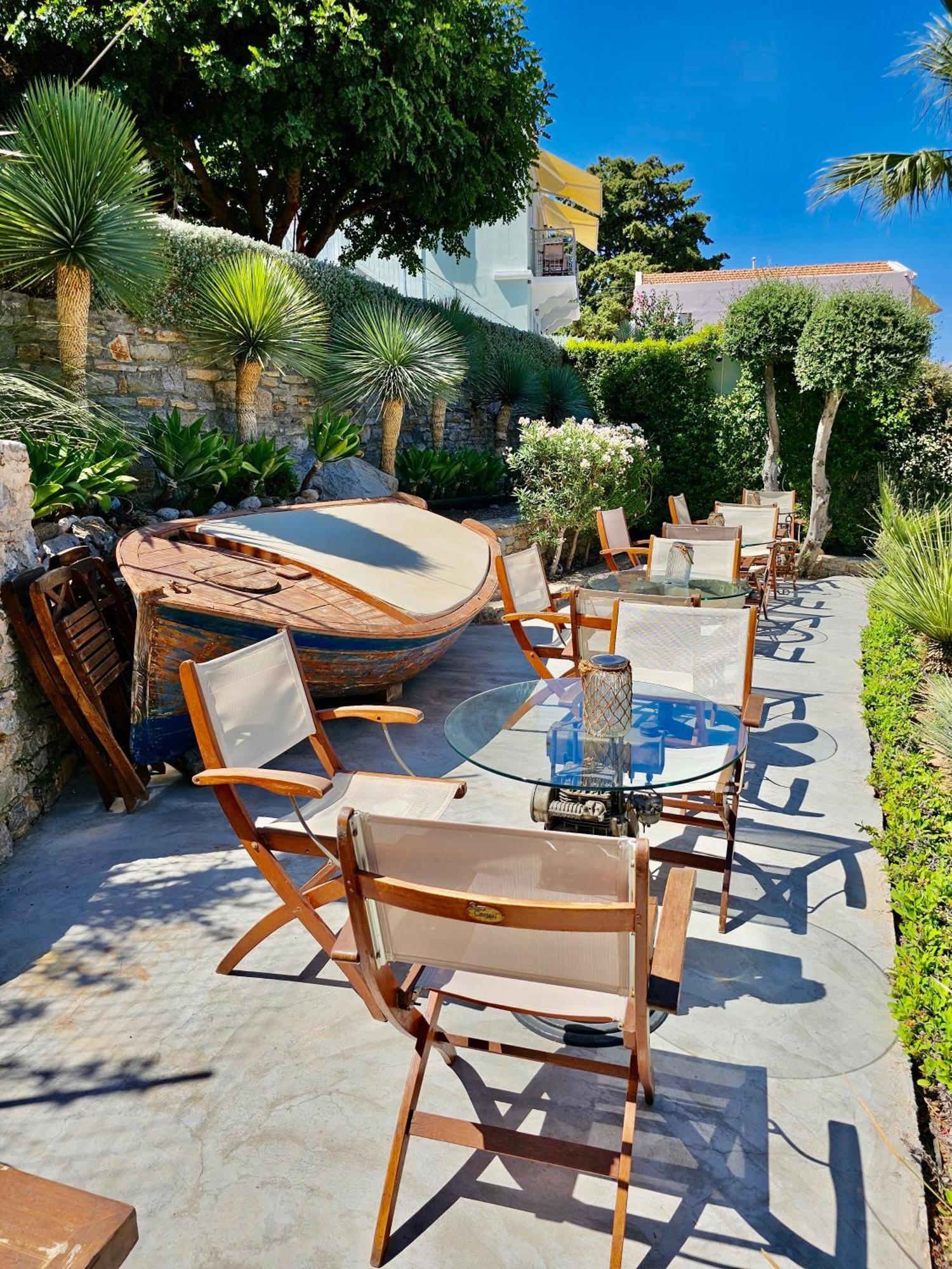 Niriides Hotel Apartments Sými Luaran gambar